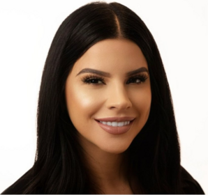 Broker Associate Esther Santamaria